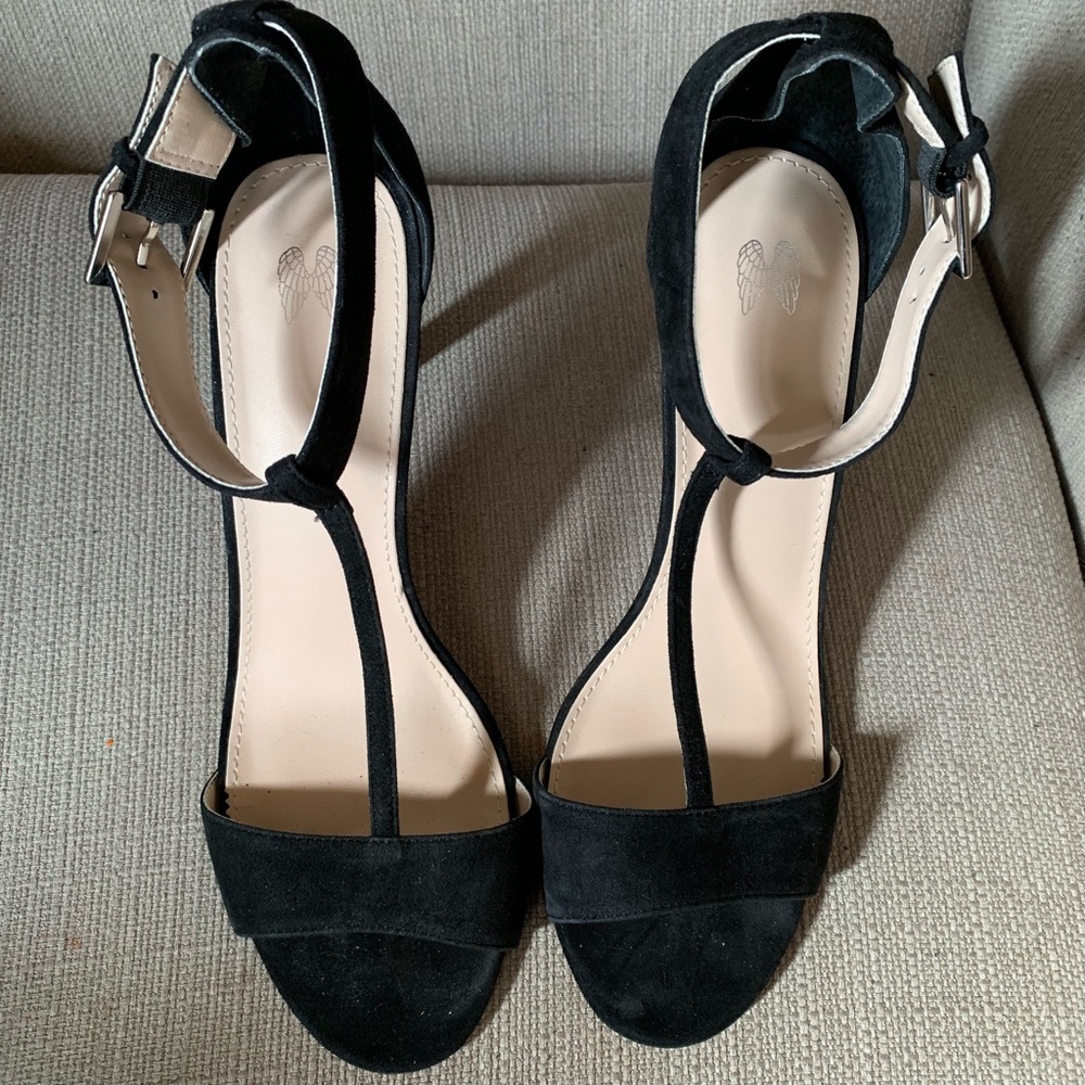 Victoria Secret Angel’s Suede Heels.